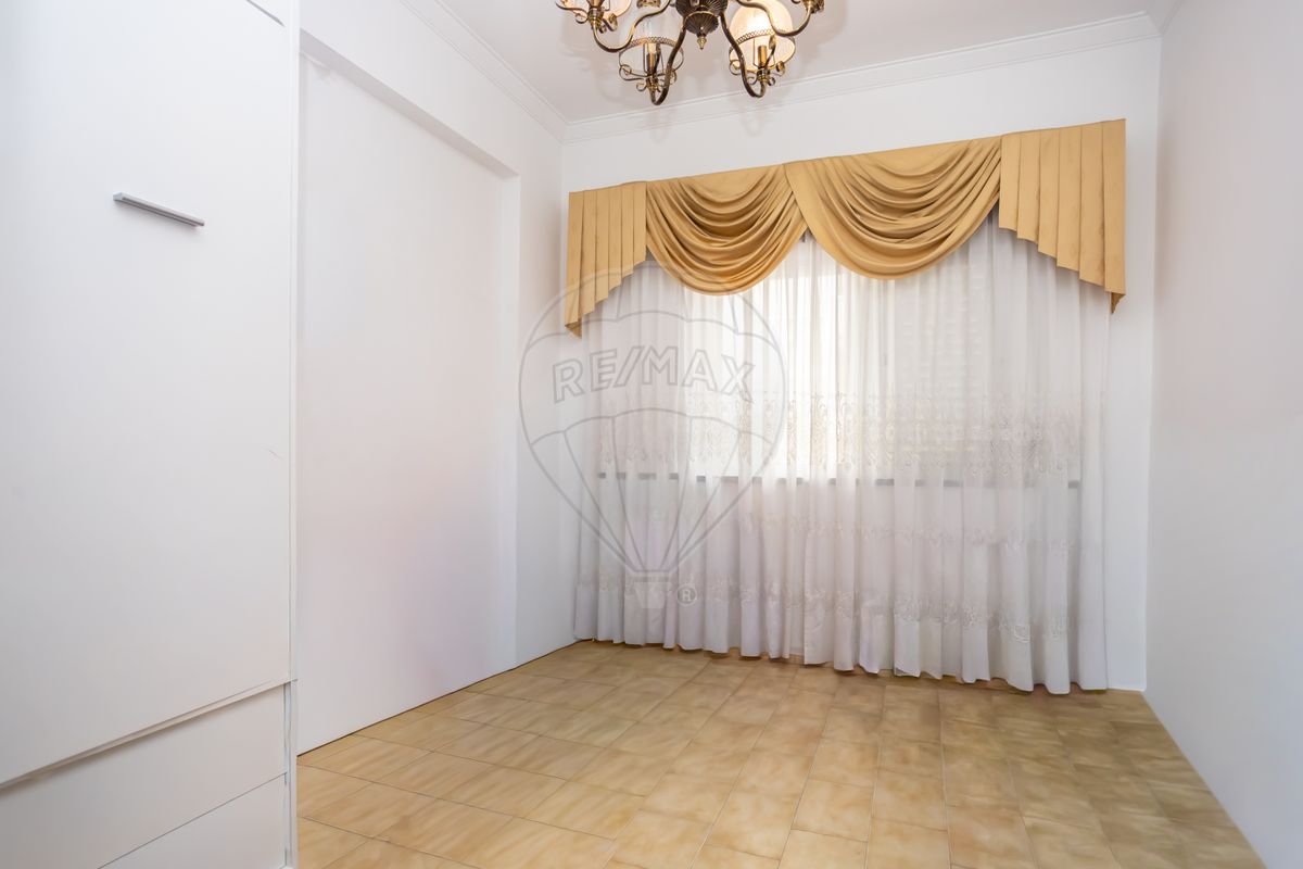 Apartamento T3 à venda em Seixal