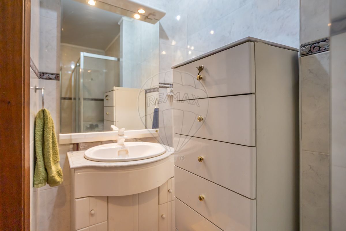 Apartamento T3 à venda em Seixal