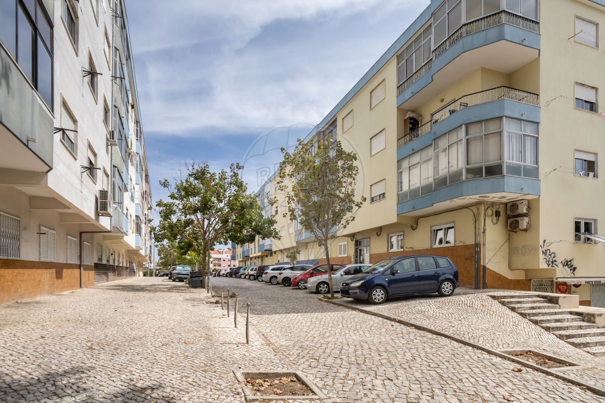 Apartamento T3 à venda em Seixal